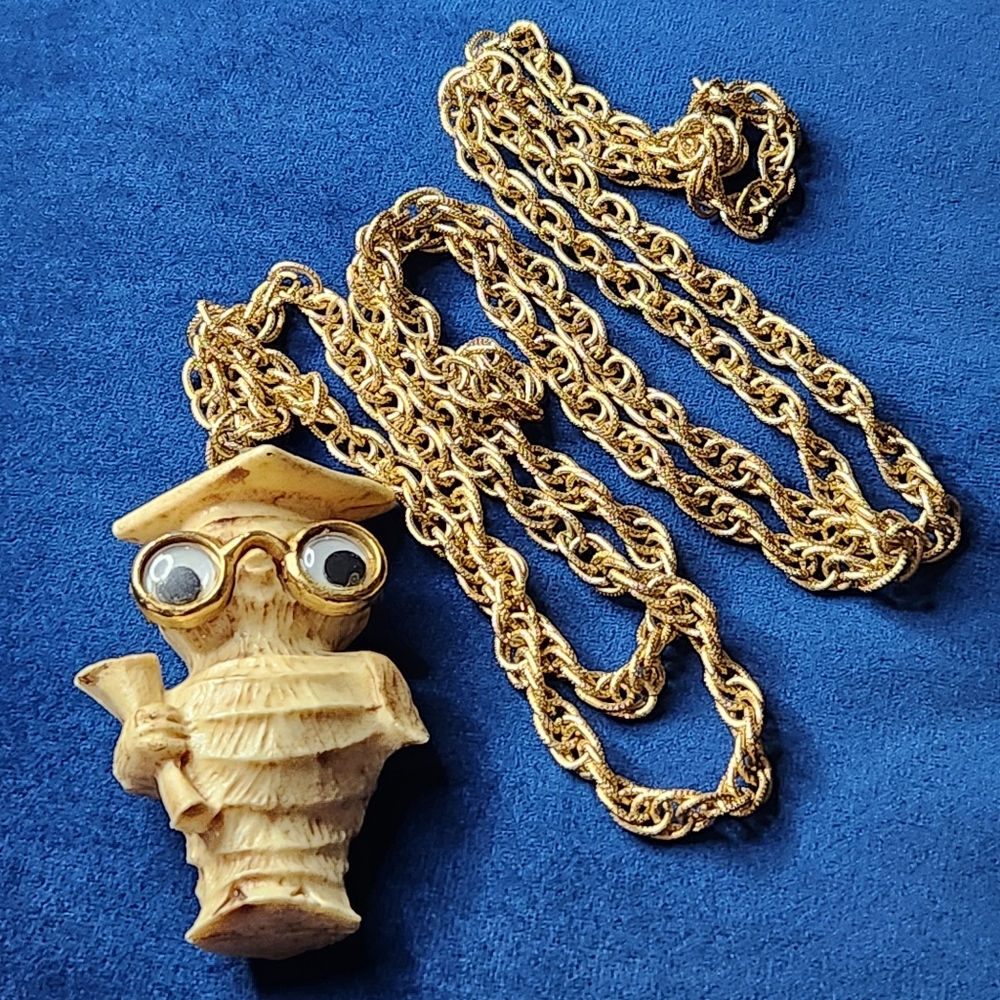 Razza Vintage 70s Carved Wise Owl Googly Eyes Long Chain Link Necklace